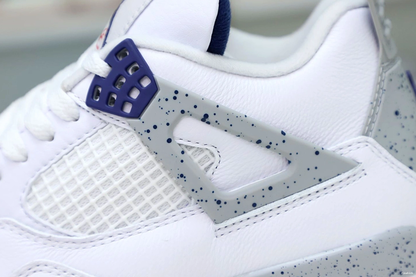 JORDAN 4 RETRO NAVY